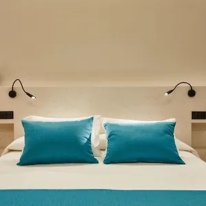 Boutique Molino De Enmedio 4* Hueneja